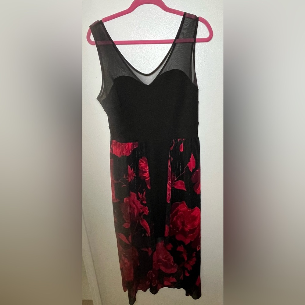 Women’s holiday dress hi-lo red floral print size 10